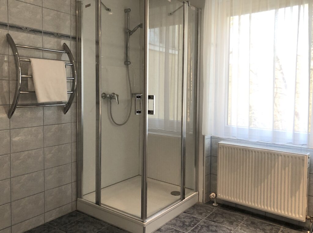 Das Bad in der Junior Suite im Faustschlössl
